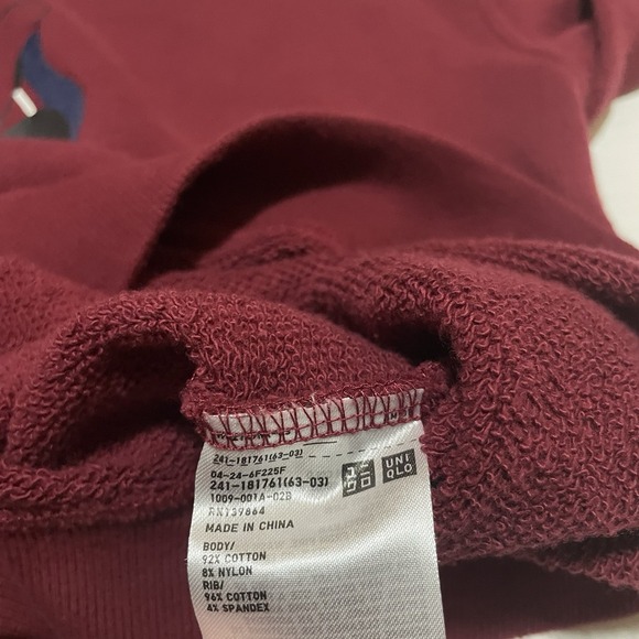 UT Uniqlo X Disney Womens Sweatshirt Pullover XL Maroon Mickey Mouse Sweater - Picture 5 of 6